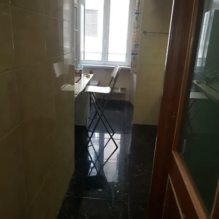 Friendhouse2 Nocleg ze śniadaniem *